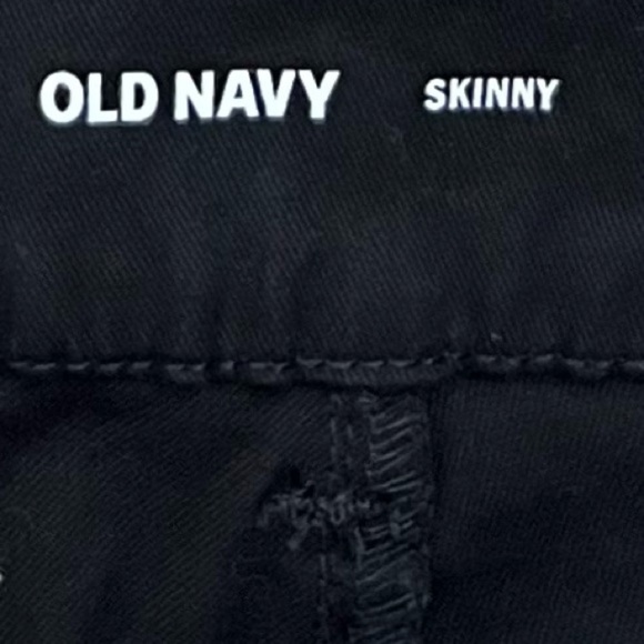 NWT Old Navy Mid Rise Skinny Everyday Khaki Pants in Black - Picture 4 of 7